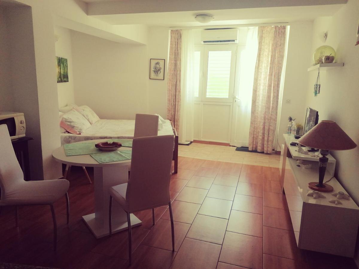 Apartment Lju On The Beach スプリト エクステリア 写真