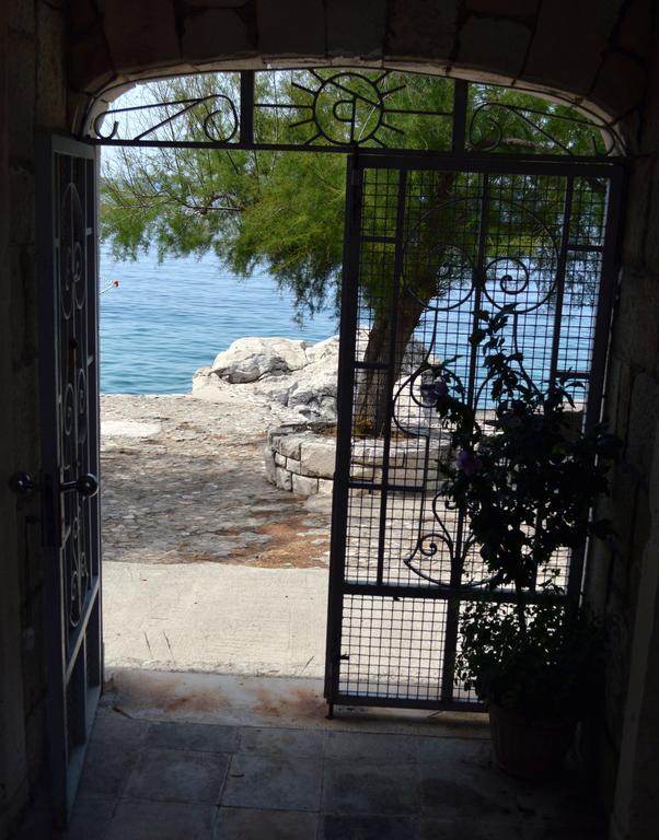 Apartment Lju On The Beach スプリト エクステリア 写真