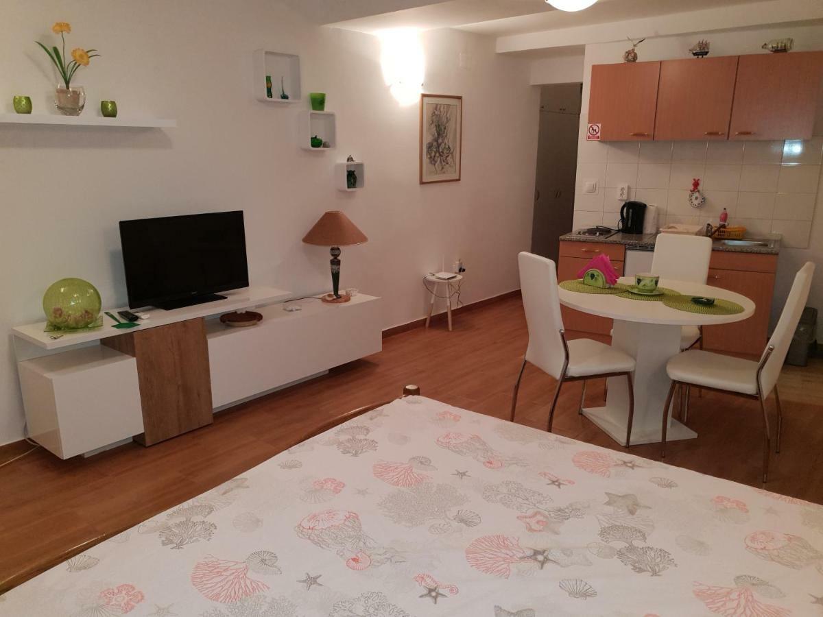 Apartment Lju On The Beach スプリト エクステリア 写真
